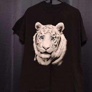 Black Tiger Graphic T-shirt Size XL